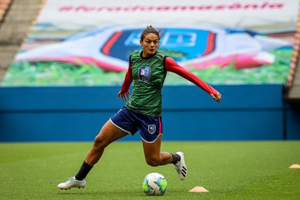 Hilary Vergara no Galo Femenino