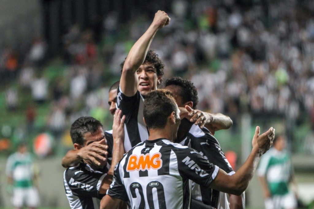 Luan festeja su gol con el Galo / Foto: Bruno Cantini