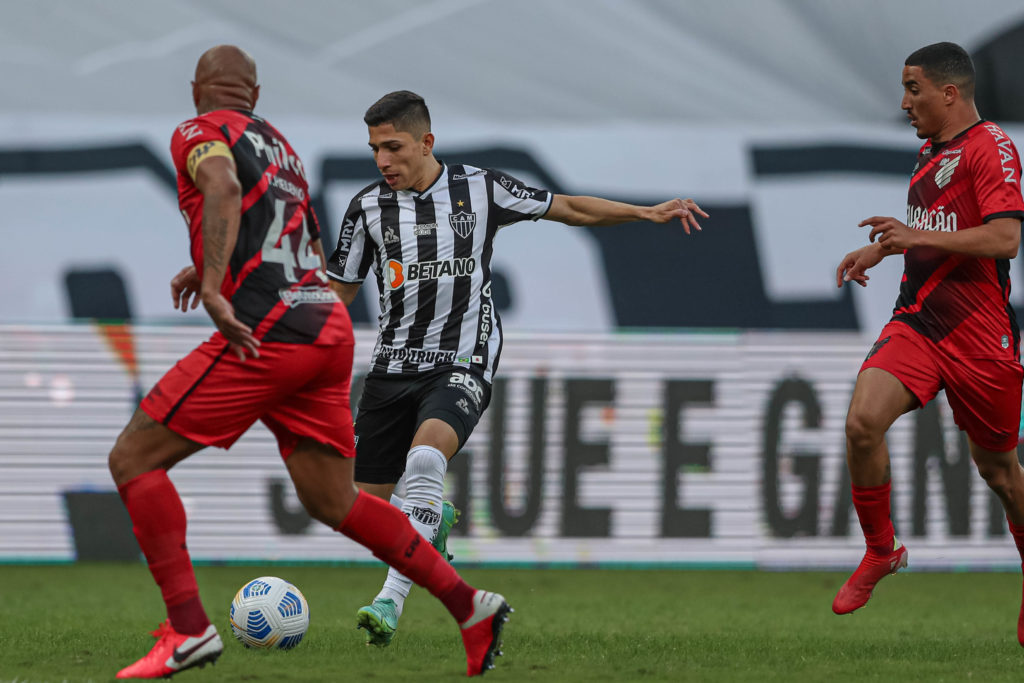 Atlético-MG e Athletico-PR já se enfrentaram pelo Brasileirão; o confronto foi vencido pelo Galo, por 2 a 0. - Foto: Pedro Souza/Atlético