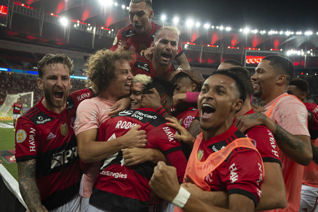 Diante do Corinthians, Bruno Henrique marcou aos 48 minutos do segundo tempo e manteve o Flamengo vivo na disputa diante do Galo. - Foto: Alexandre Vidal/Flamengo