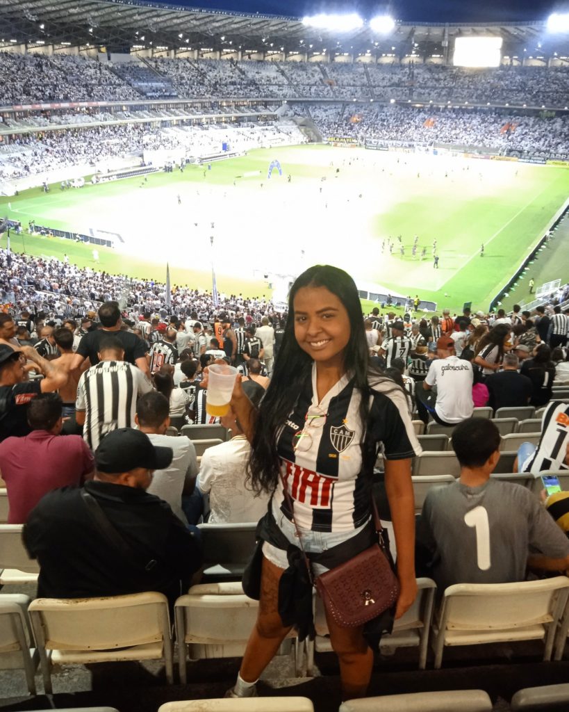 Debora, valiente aficionada del Atlético Mineiro