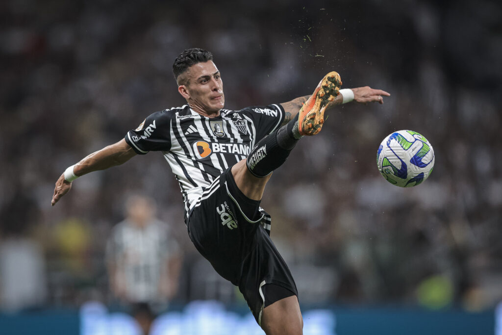 Pavón y su asistencia para su paisano del Atlético Mineiro 